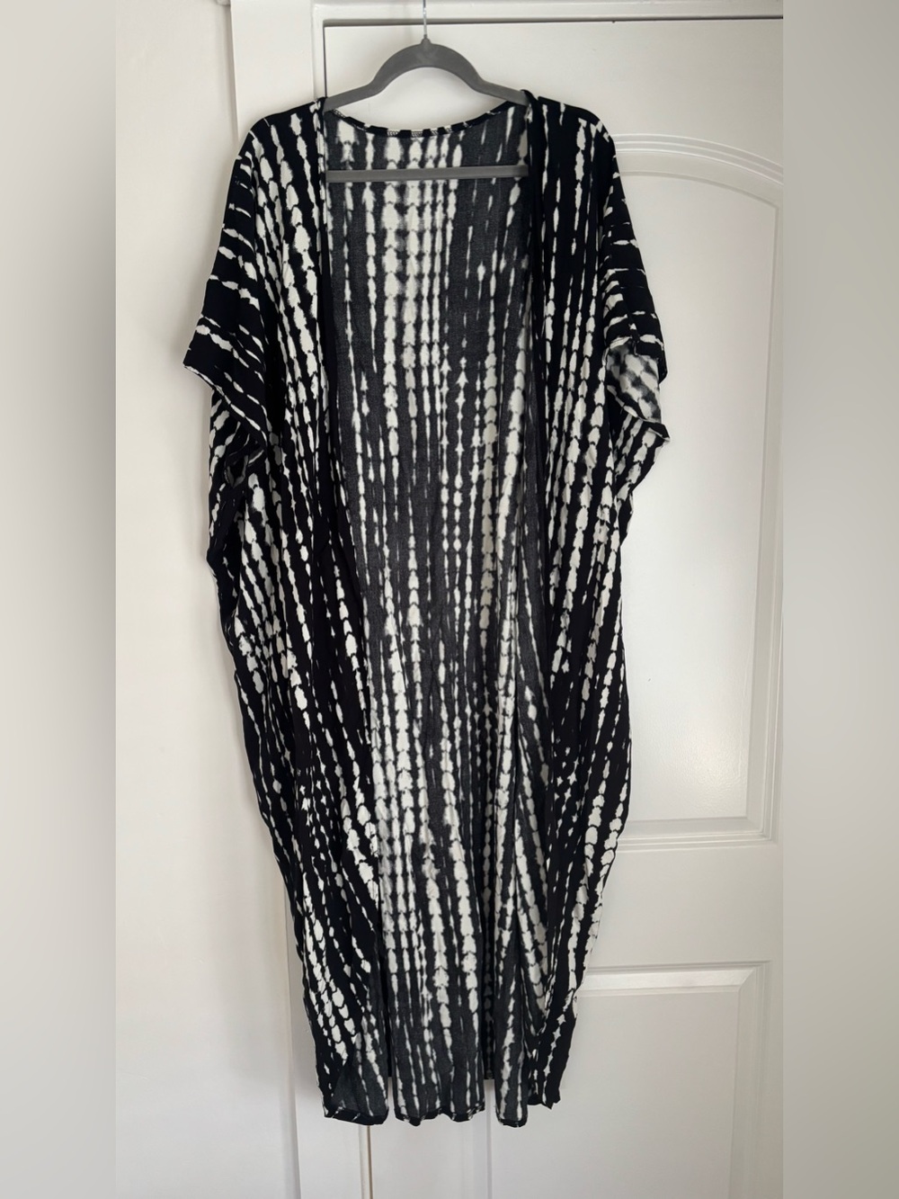 Black and White Tie-Dye Open Front Kimono Cover-Up - Picture 5 of 5